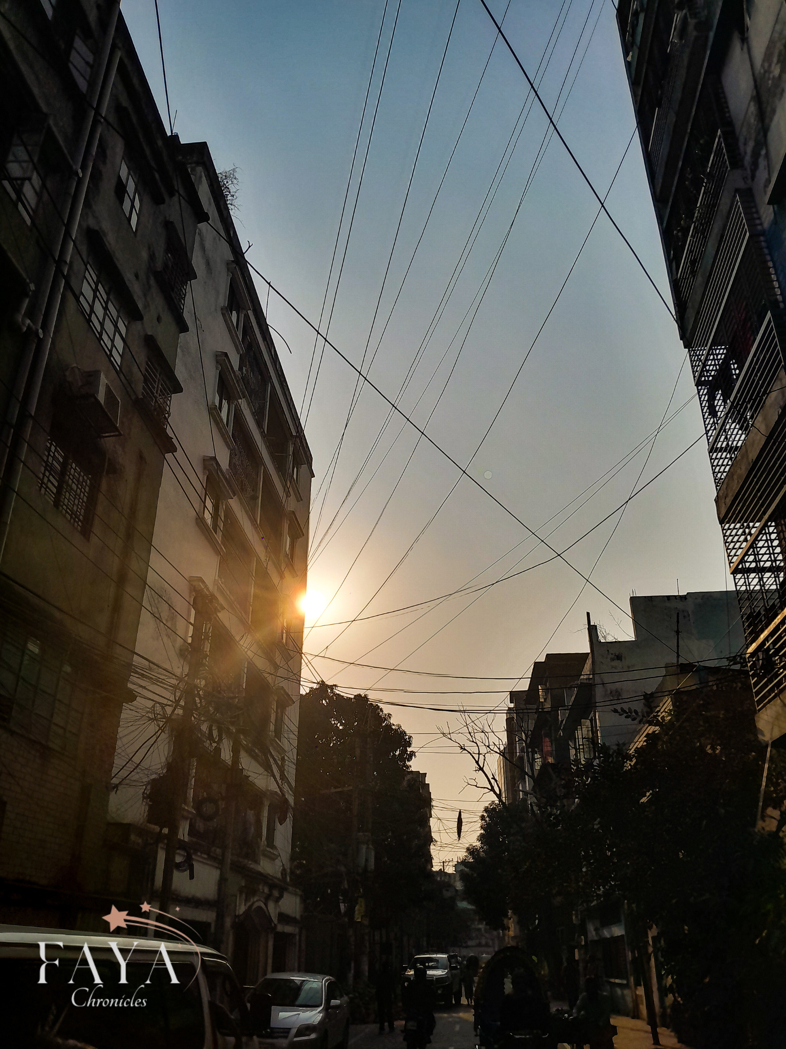 সন্ধ্যার সোনালি আভা