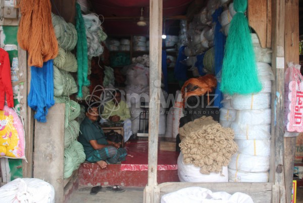 Nijhum Suta Store